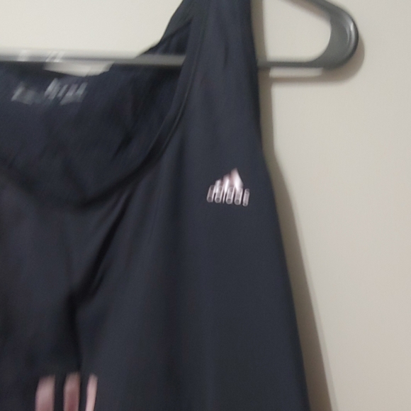 Adidas tank - Picture 2 of 8